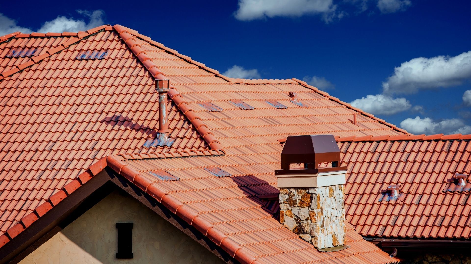What should I look for when choosing a roofing company?